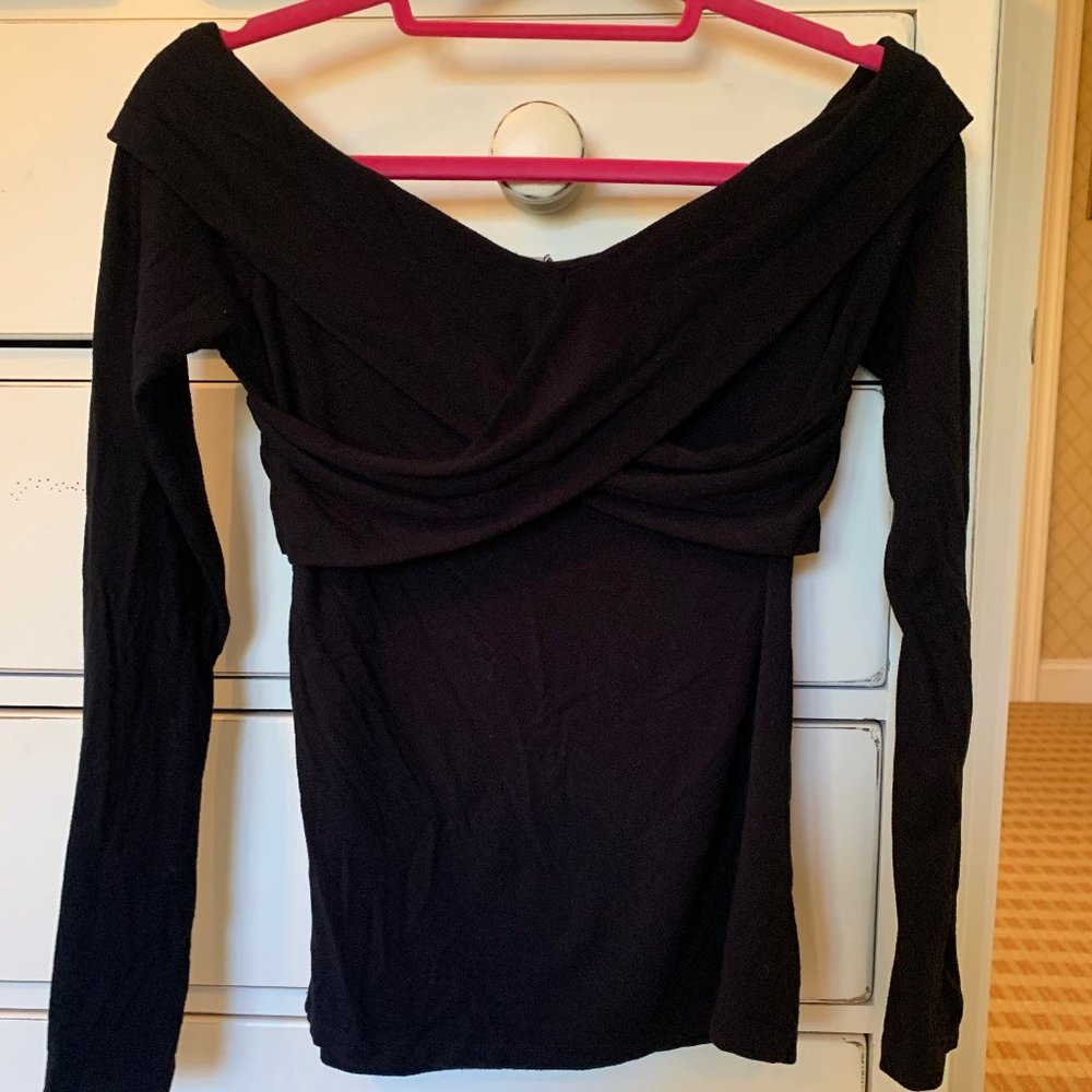 Fabletics | Black Off the Shoulder Top